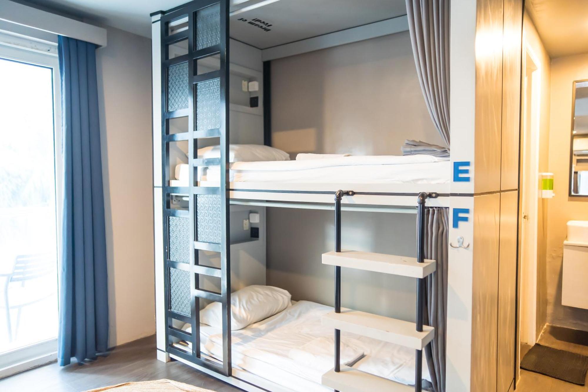 Abraham Manila - Located In Central Makati (Adults Only) Макати Экстерьер фото