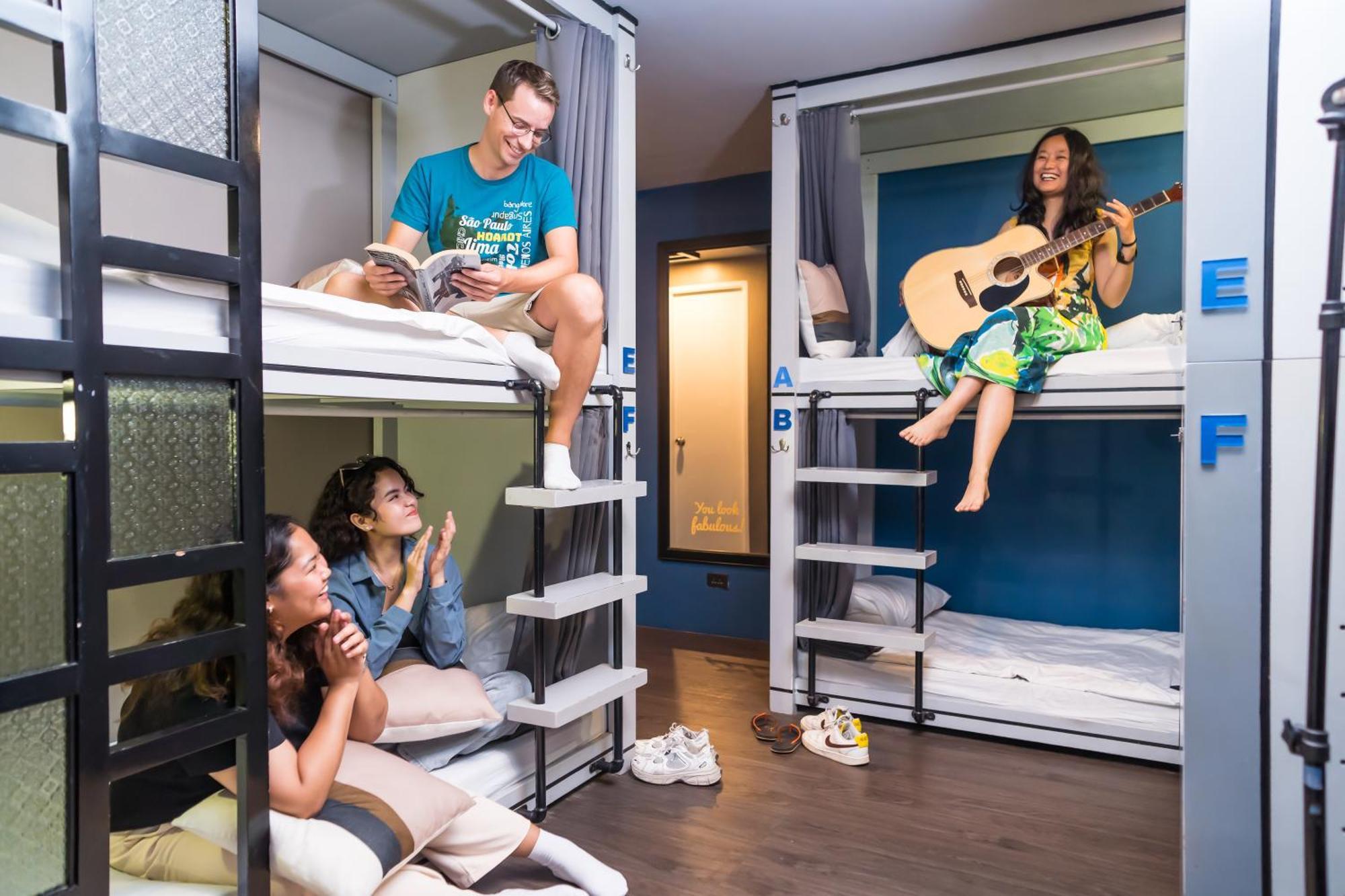 Abraham Manila - Located In Central Makati (Adults Only) Макати Экстерьер фото